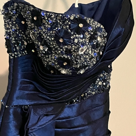 Navy blue short Riva Designs size 2 dress with gorgeous sequins of various sizes - Picture 1 of 5